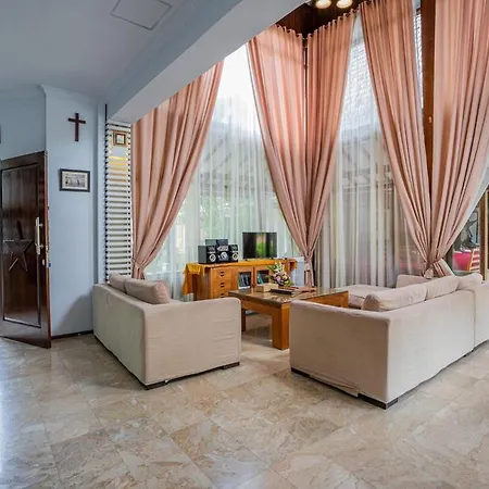 Nipper Villa - Spacious 4Br In Canggu